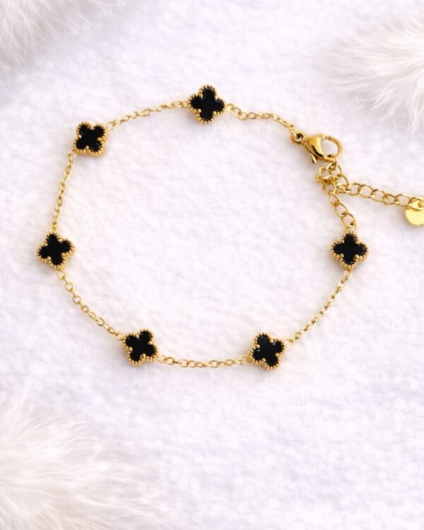 Noir Clover